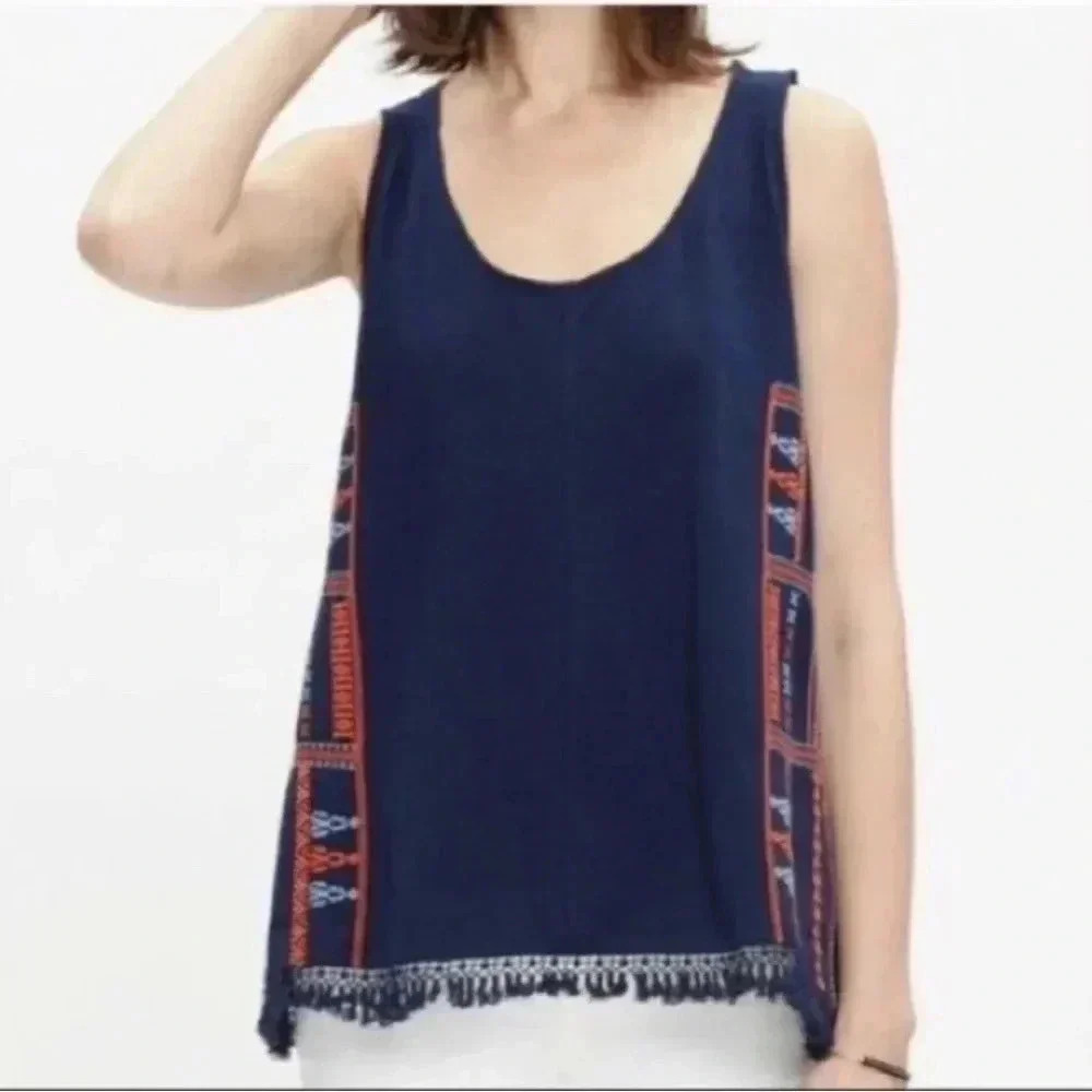 Madewell Boho Sleeveless Embroidered
Tassel Hem Top
